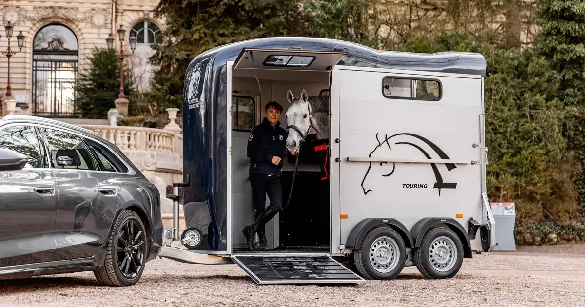 ATRELADO PARA 1 CAVALO CHEVAL LIBERTÉ GOLD TOURING ONE